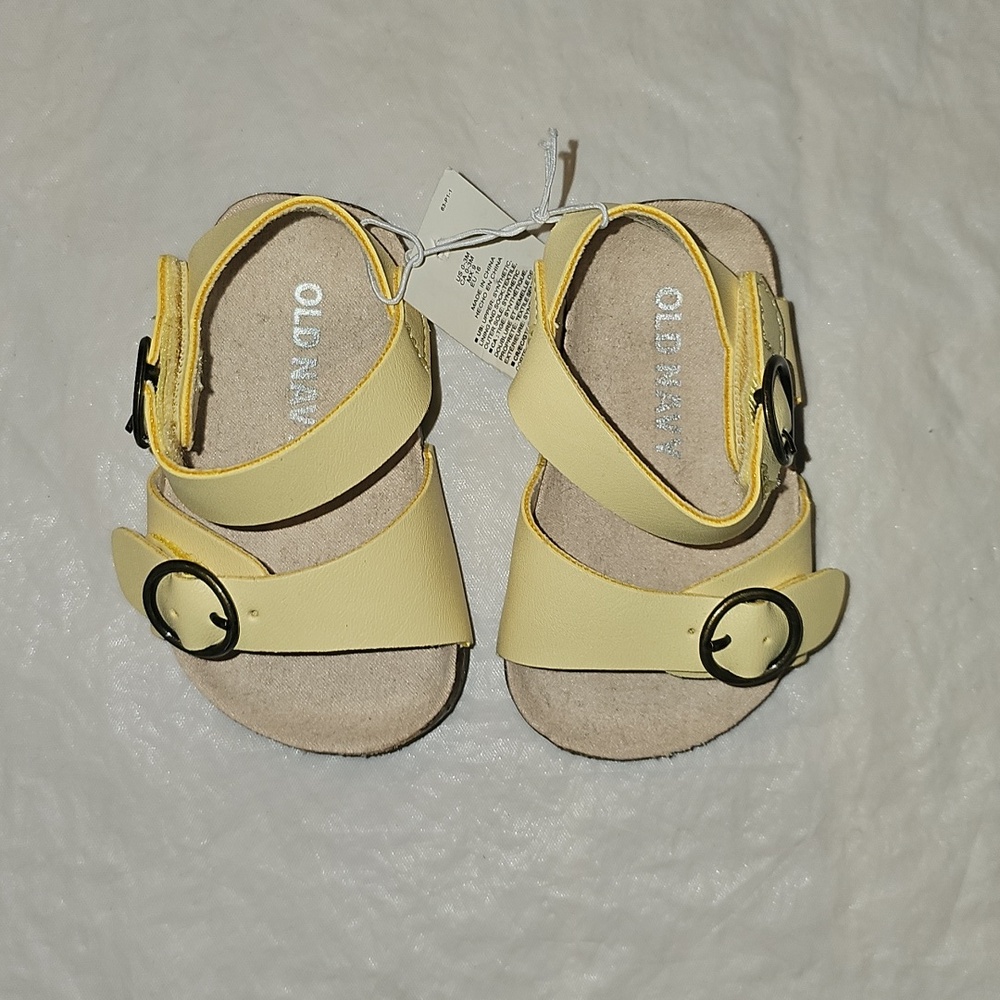 Old Navy Double-Strap Sandals for Baby Size 0-3 Months New